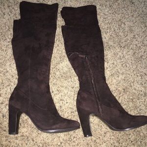 Ann Taylor suede boots